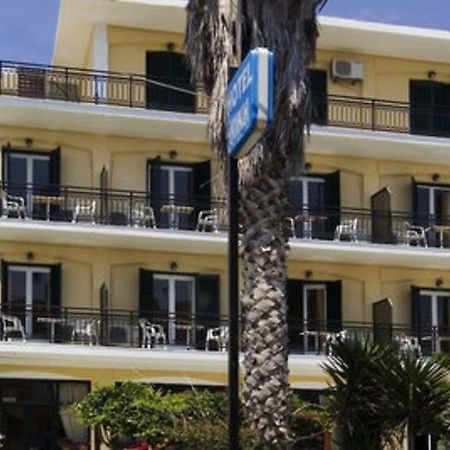 Niki Hotel Samos Town Buitenkant foto