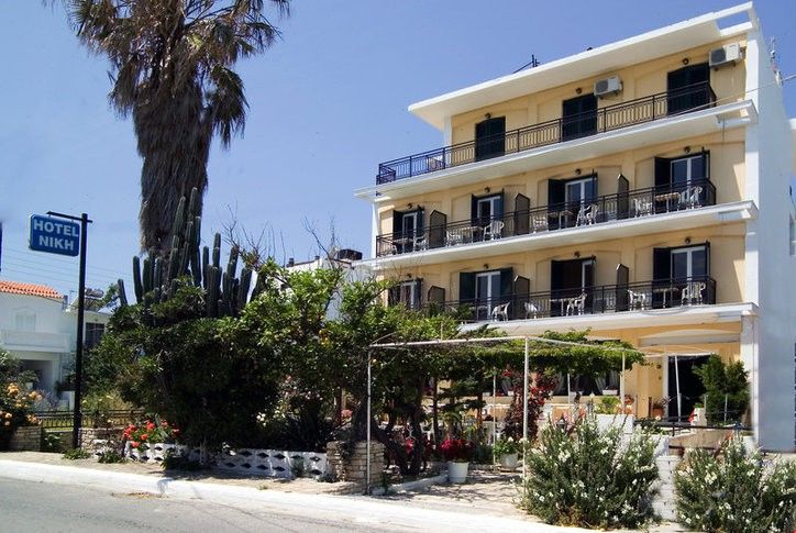 Niki Hotel Samos Town Buitenkant foto