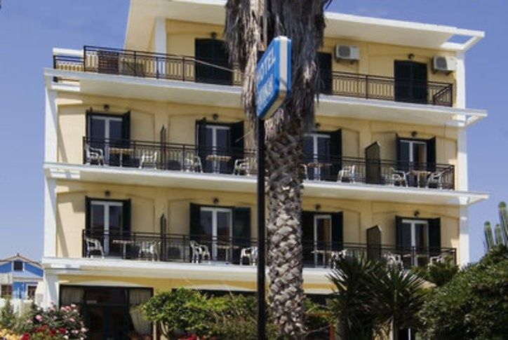 Niki Hotel Samos Town Buitenkant foto